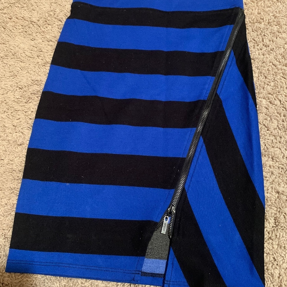 GUESS midi fitted skirt